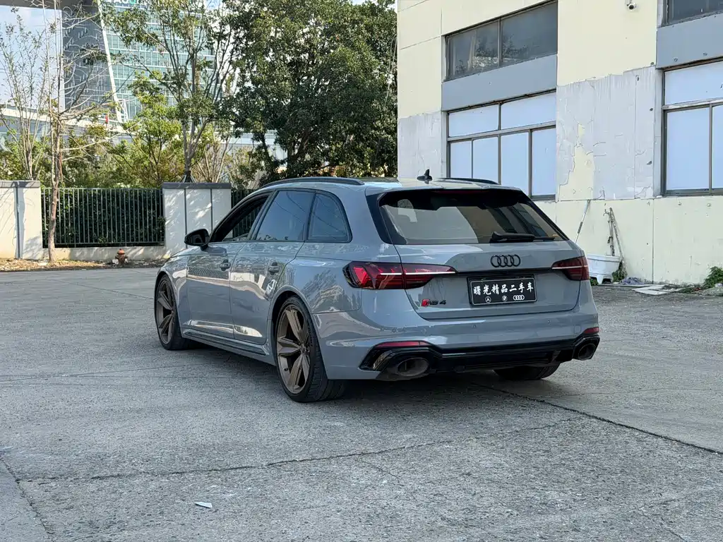 Audi RS 4 — миниатюра 13