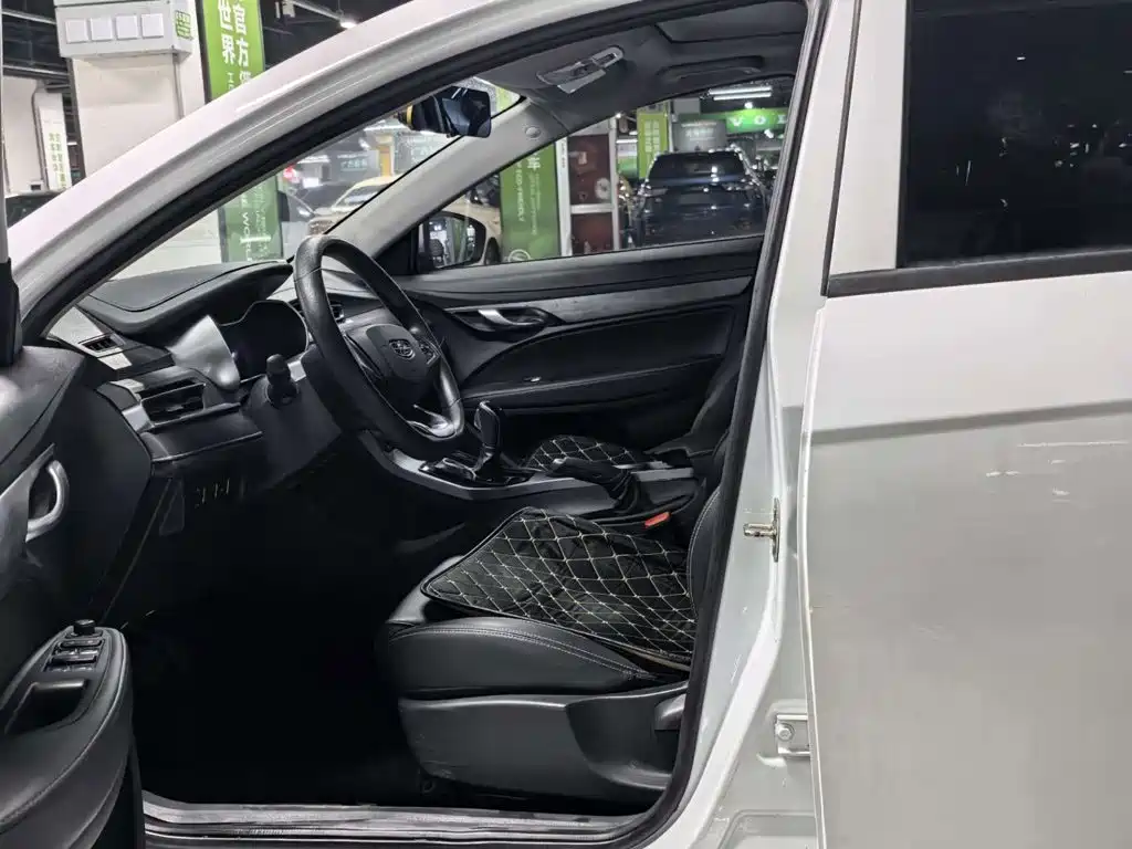 Geely Emgrand — миниатюра 9