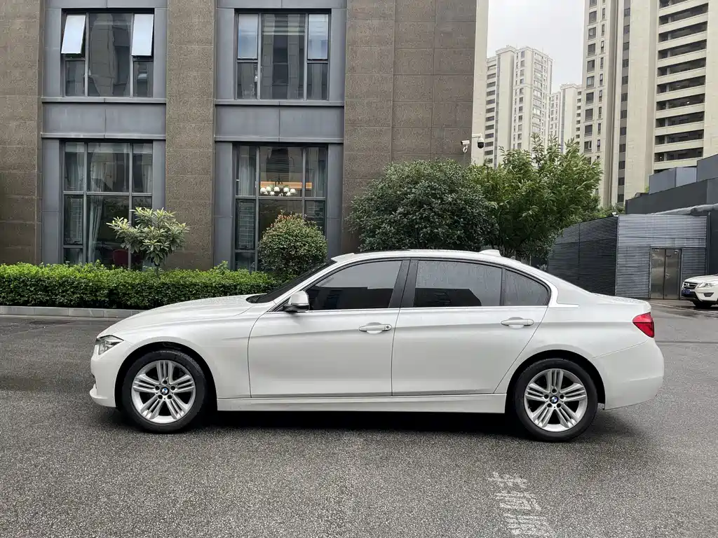 BMW 3 Series — миниатюра 8