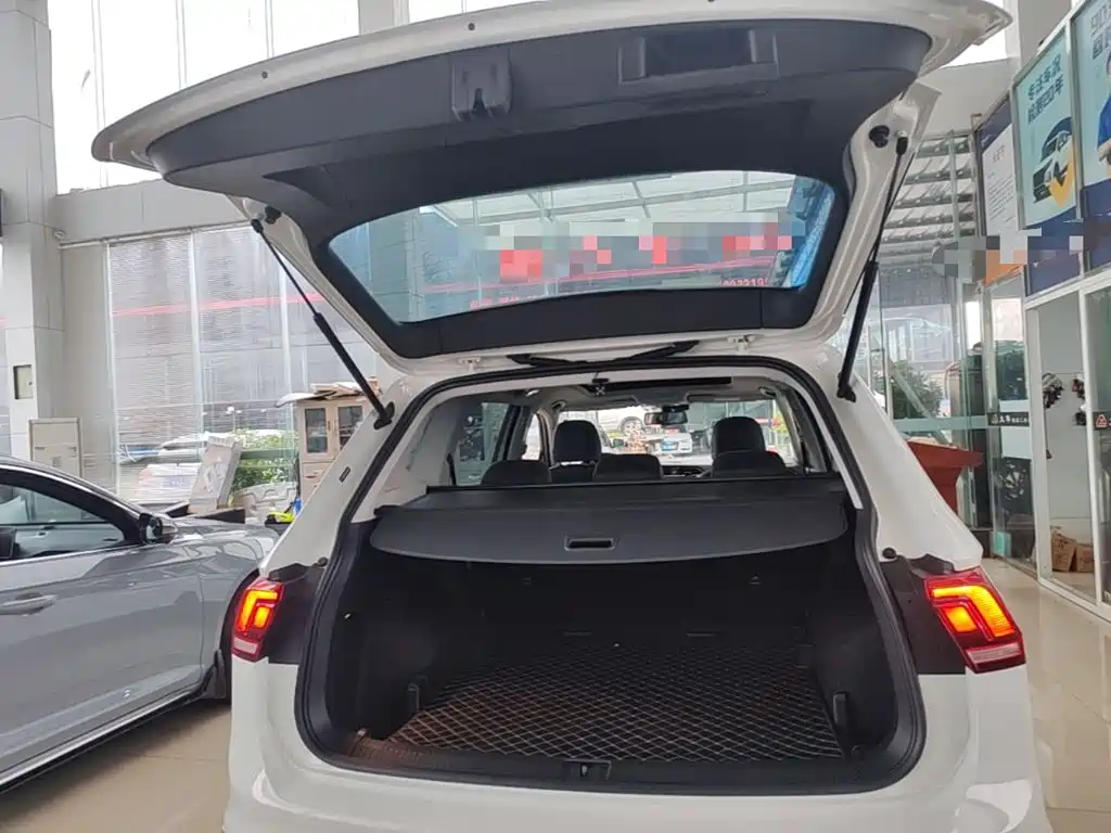 Volkswagen Tiguan L — миниатюра 19