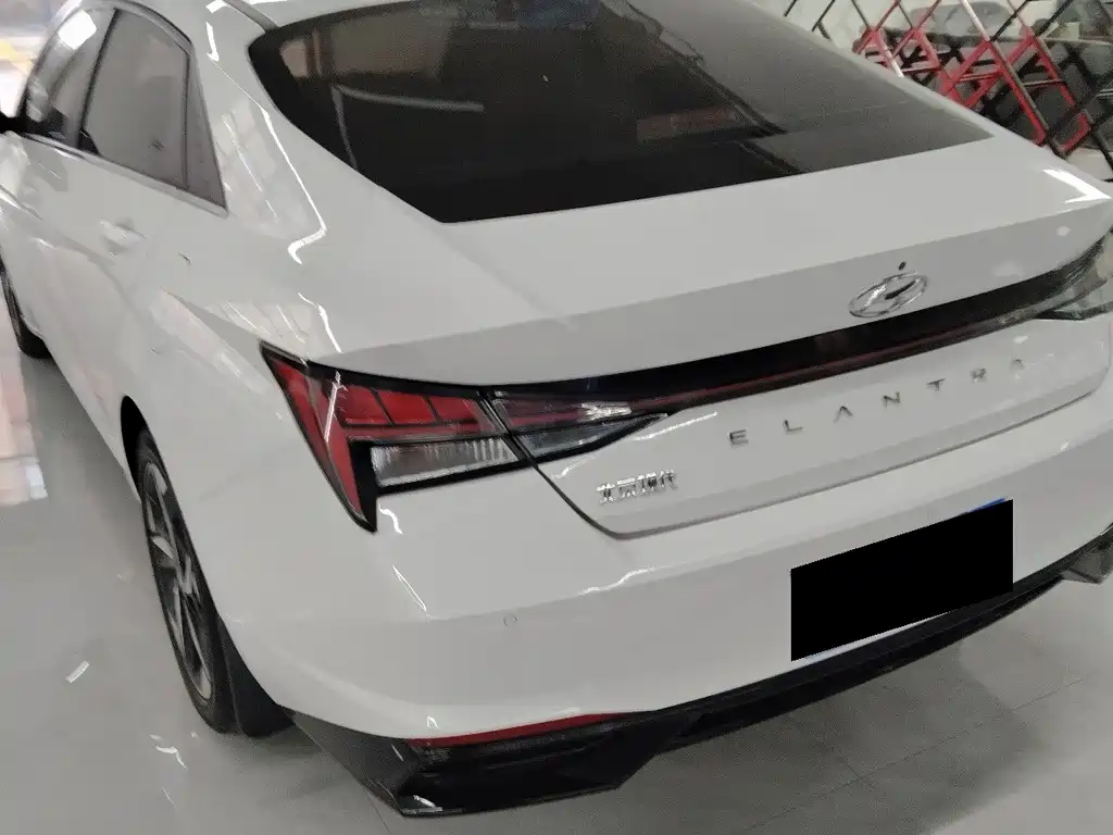 Hyundai Elantra — миниатюра 3