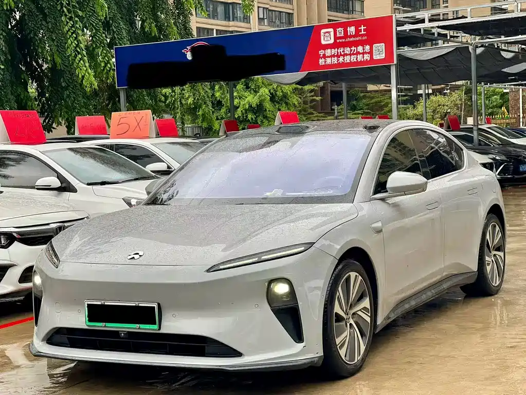 NIO ET5