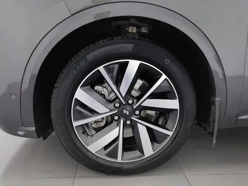 Li Auto Li L8 — миниатюра 17