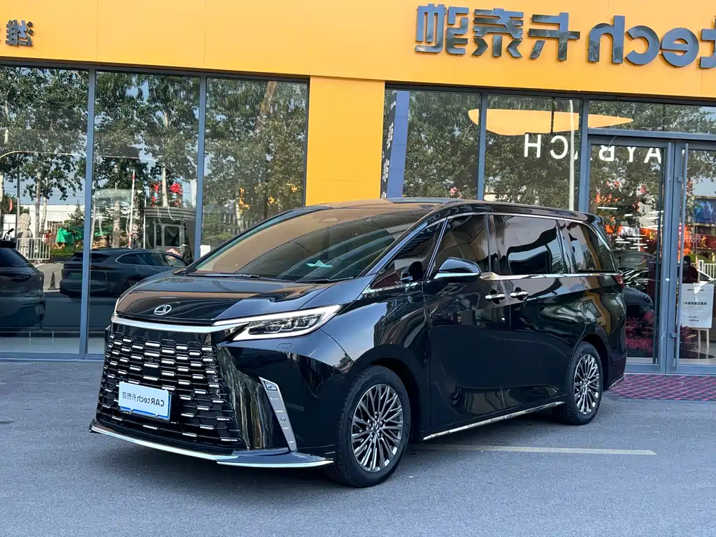 Lexus LM 2023 500h 6-seat Distinguished Edition
