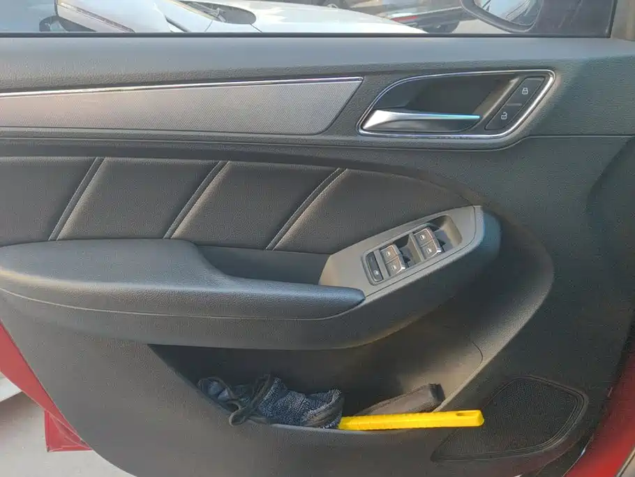 Roewe RX5 — миниатюра 7