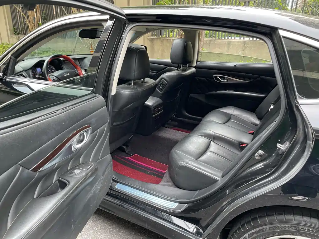 Infiniti Q70 — миниатюра 5
