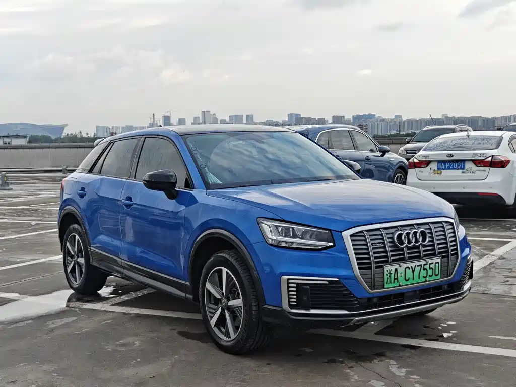 Audi Q2L e-tron — миниатюра 3