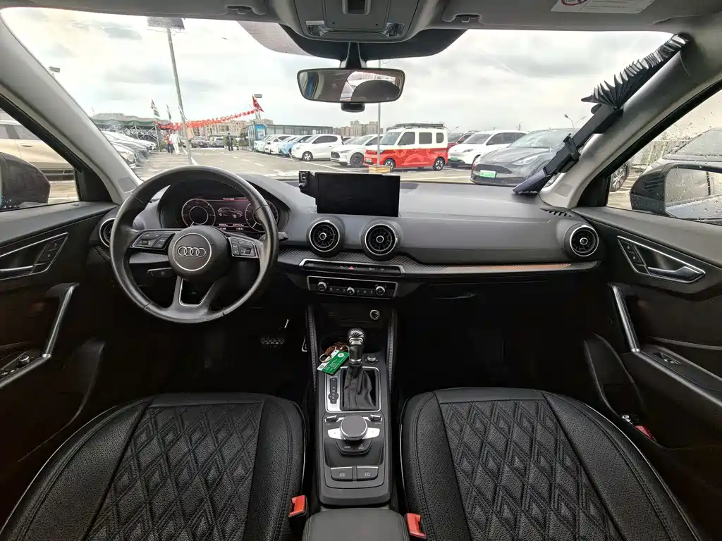 Audi Q2L e-tron — миниатюра 13