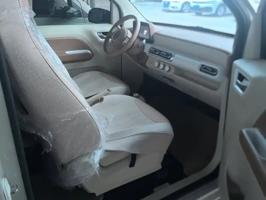 Wuling MINIEV — миниатюра 8