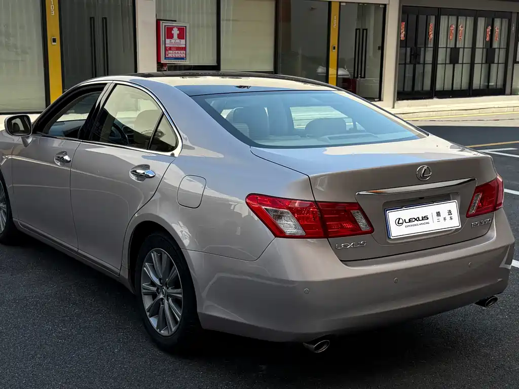 Lexus ES — миниатюра 5