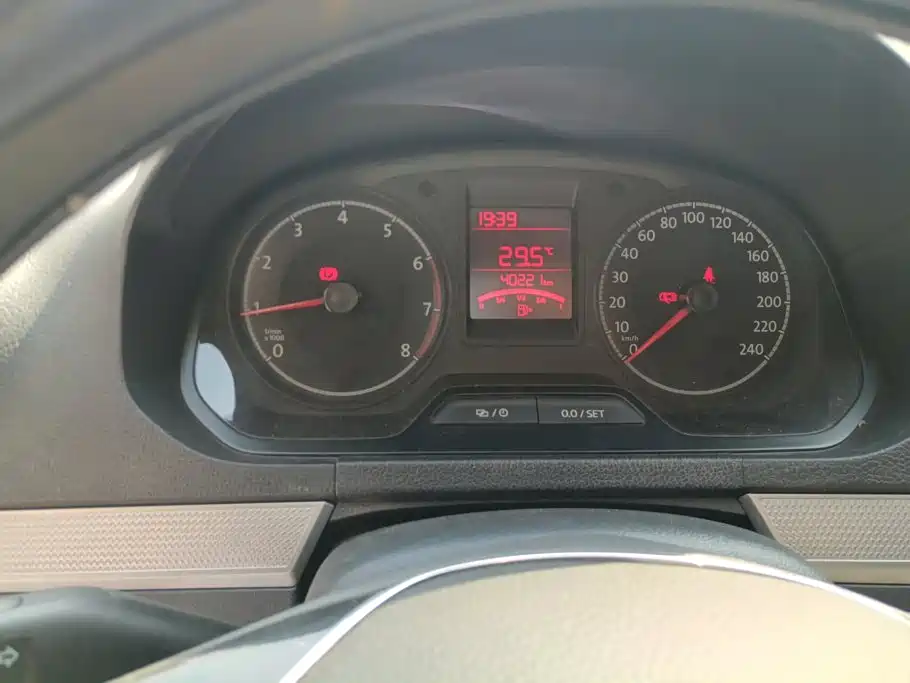 Volkswagen Jetta — миниатюра 14