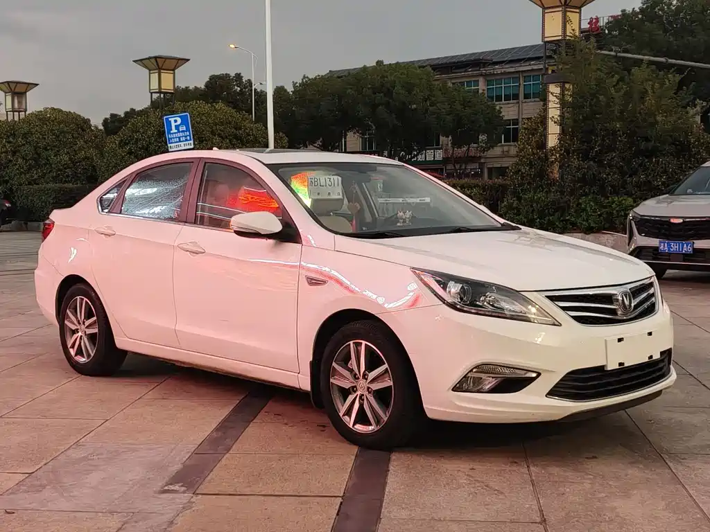 Changan Eado — миниатюра 3