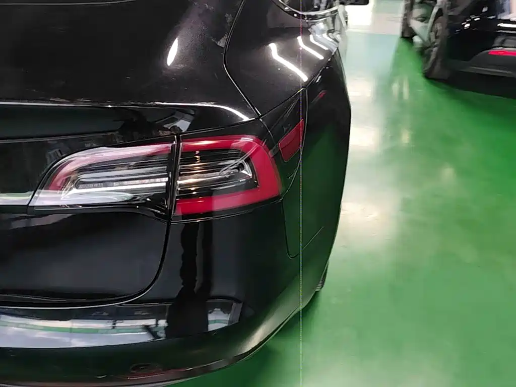 Tesla Model 3 — миниатюра 8