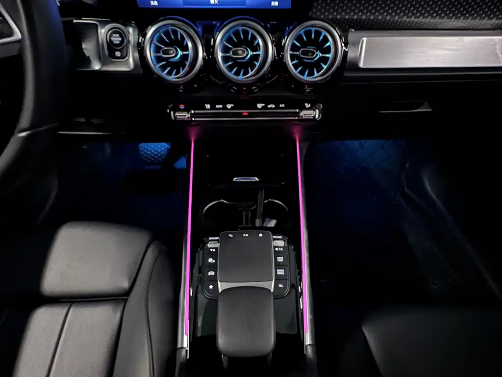 Mercedes-Benz GLB — миниатюра 19