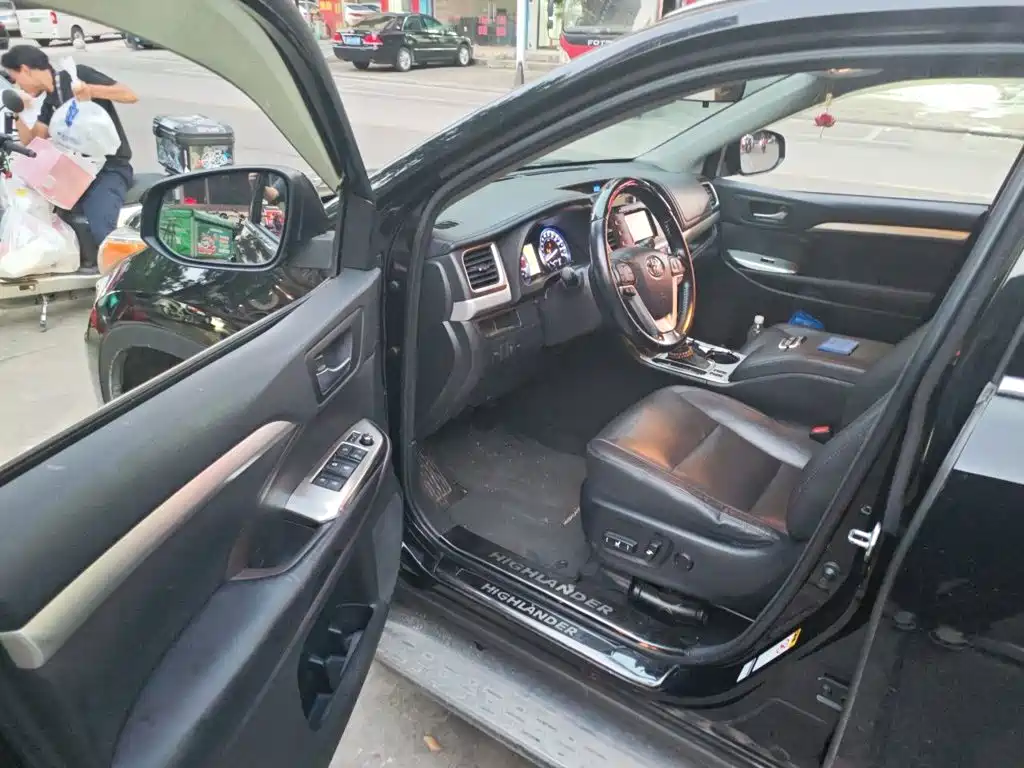 Toyota Highlander — миниатюра 17