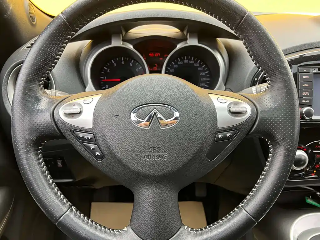 Infiniti ESQ — миниатюра 8