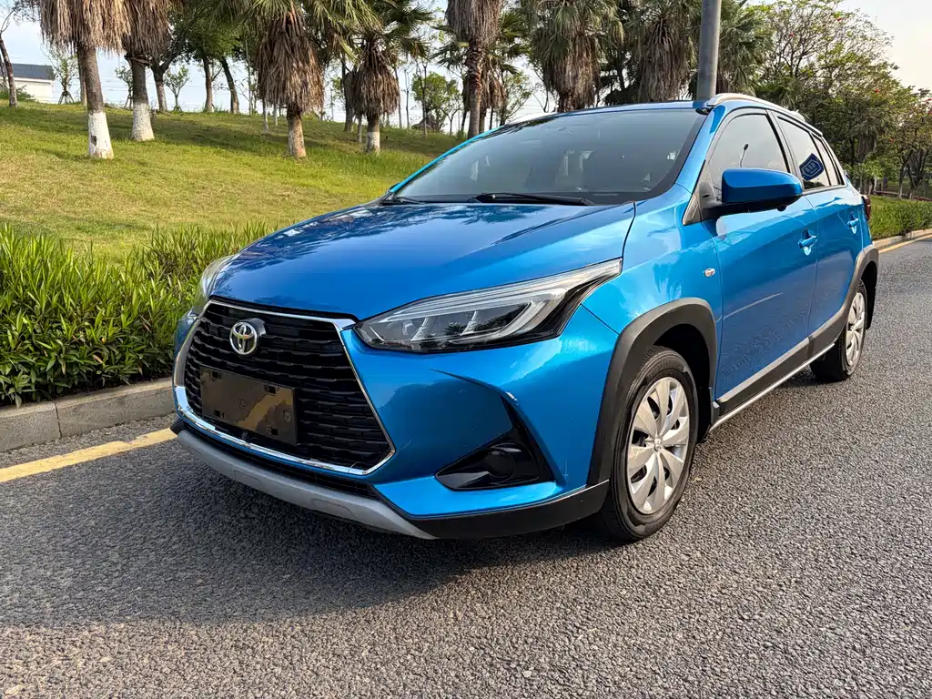 Toyota Yaris L 2021