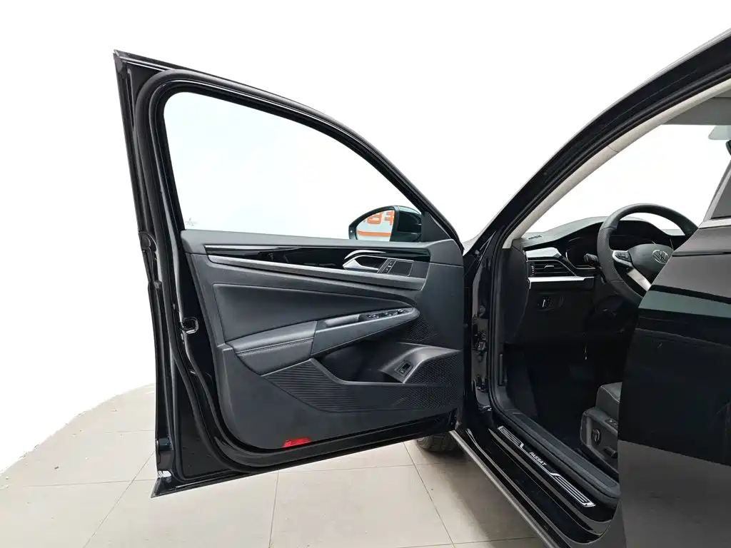 Volkswagen Passat 2025 330TSI Elite