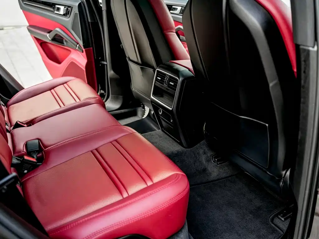 Porsche Cayenne — миниатюра 10