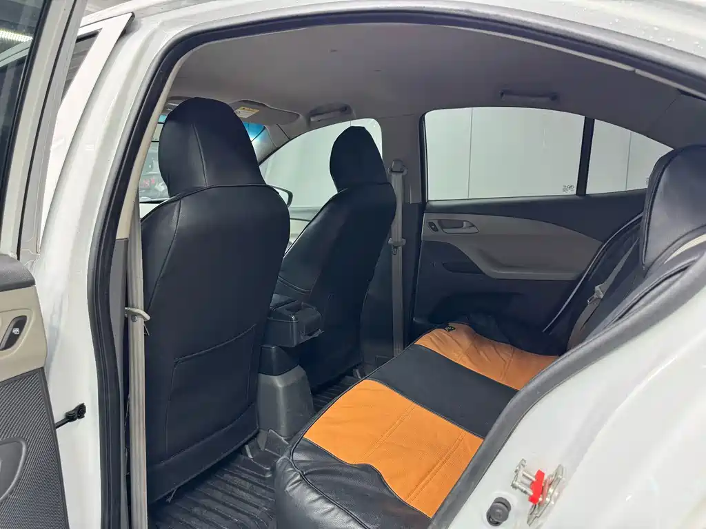 Chevrolet Sail — миниатюра 12