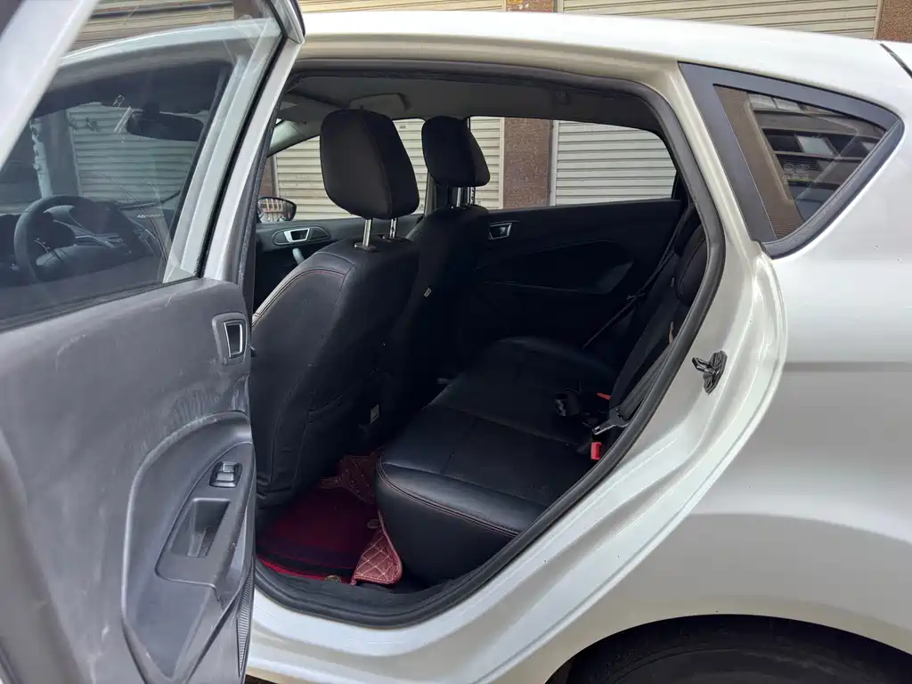 Ford Fiesta Hatchback 1.5L Auto Fashion Type, фото 16