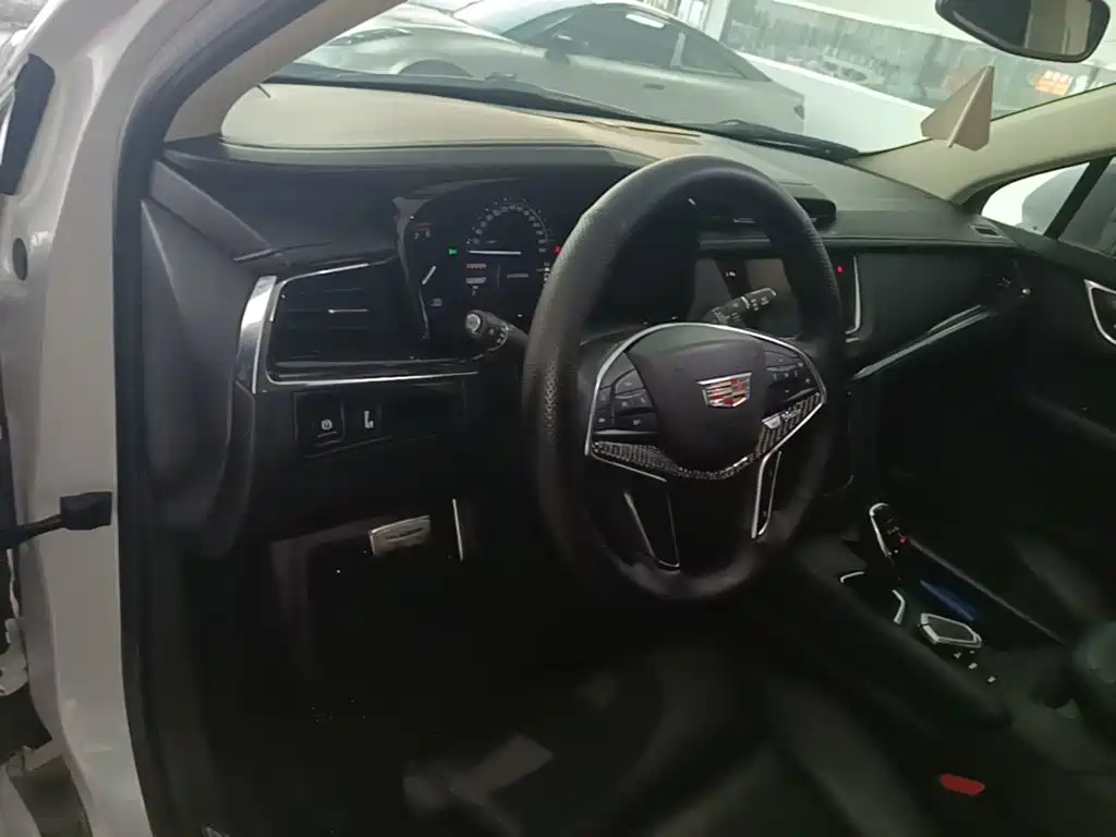 Cadillac XT5 — миниатюра 10