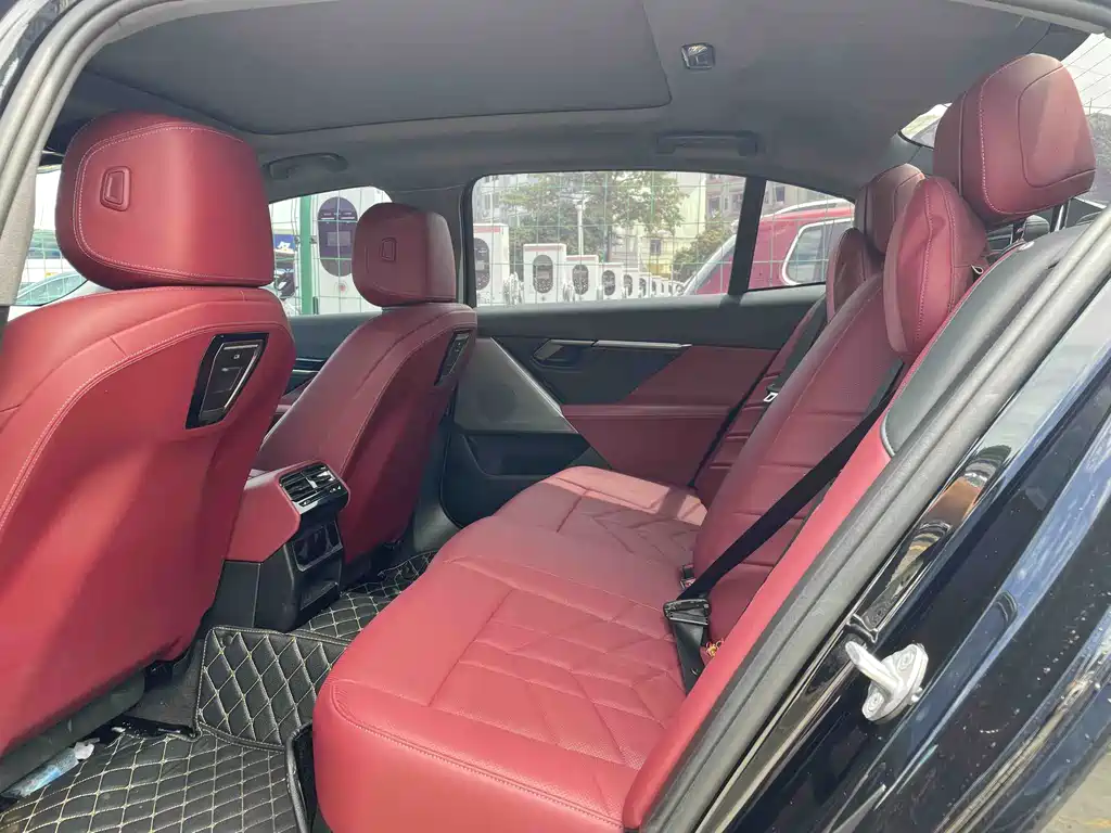 BMW i5 — миниатюра 9