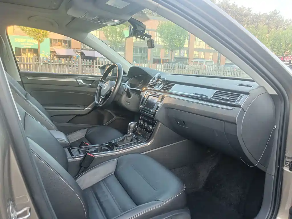 Volkswagen Passat — миниатюра 28
