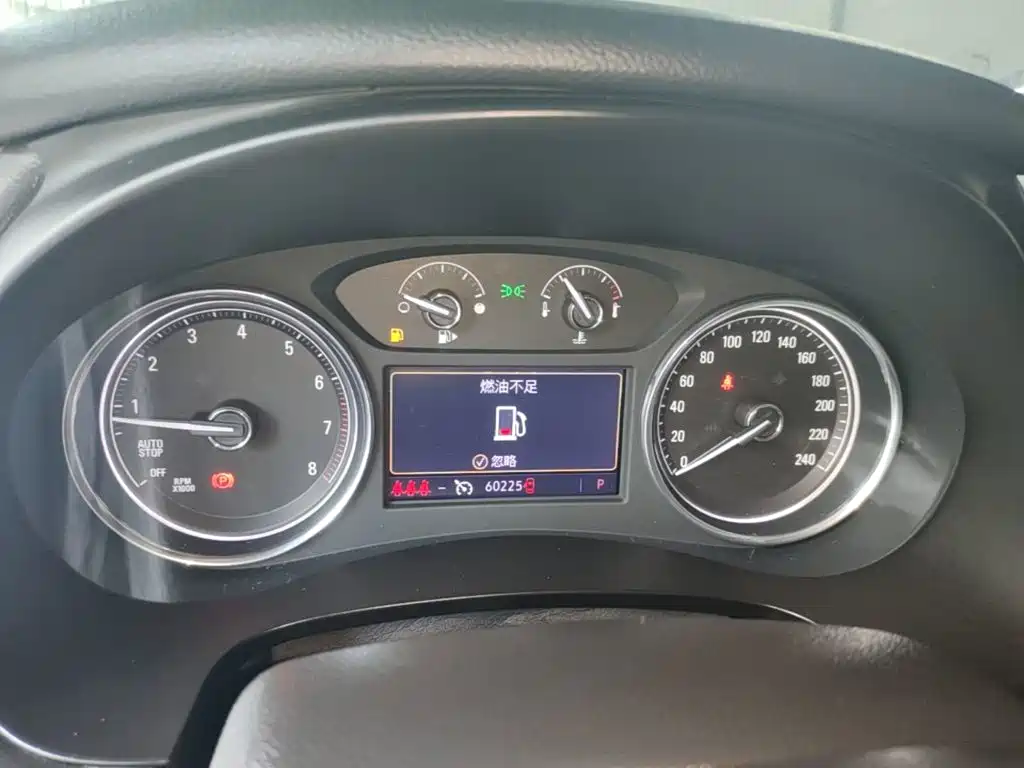 Buick LaCrosse — миниатюра 12