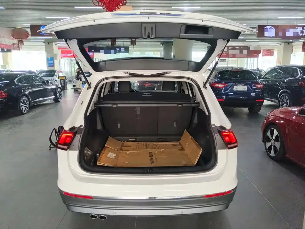 Volkswagen Tiguan L L 2019 330TSI AT Comfort VI