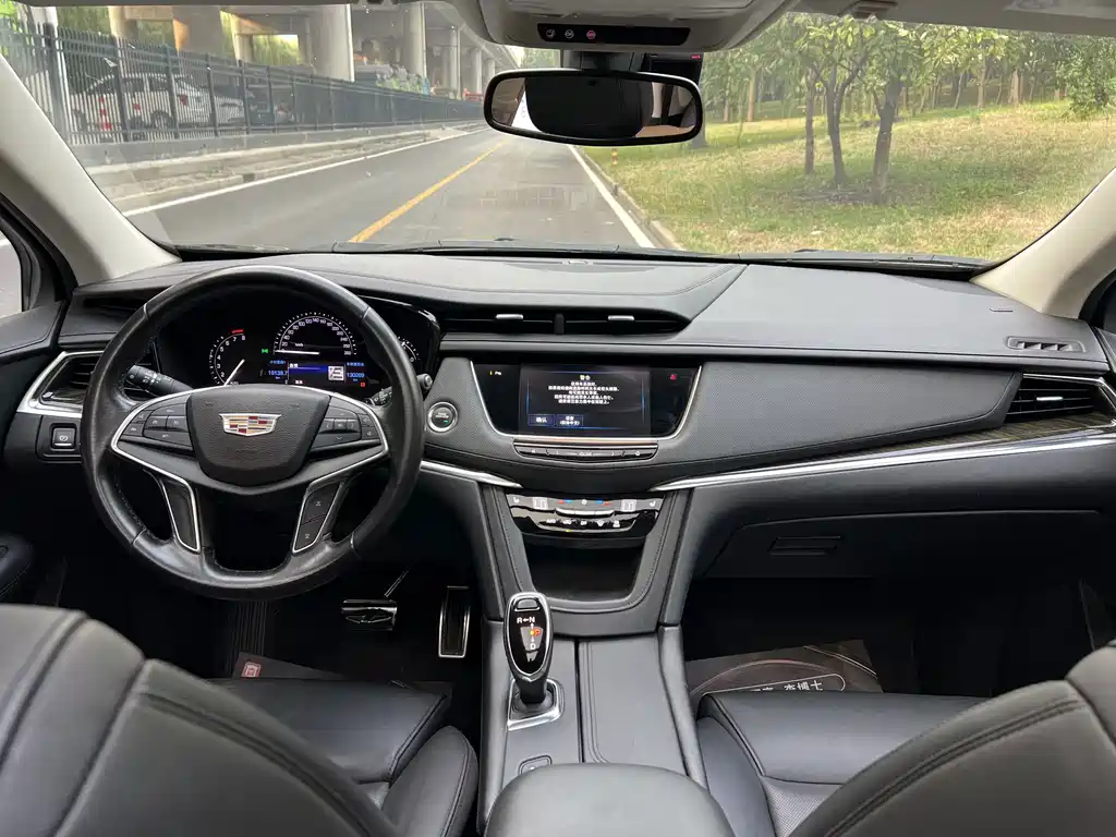 Cadillac XT5 — миниатюра 5
