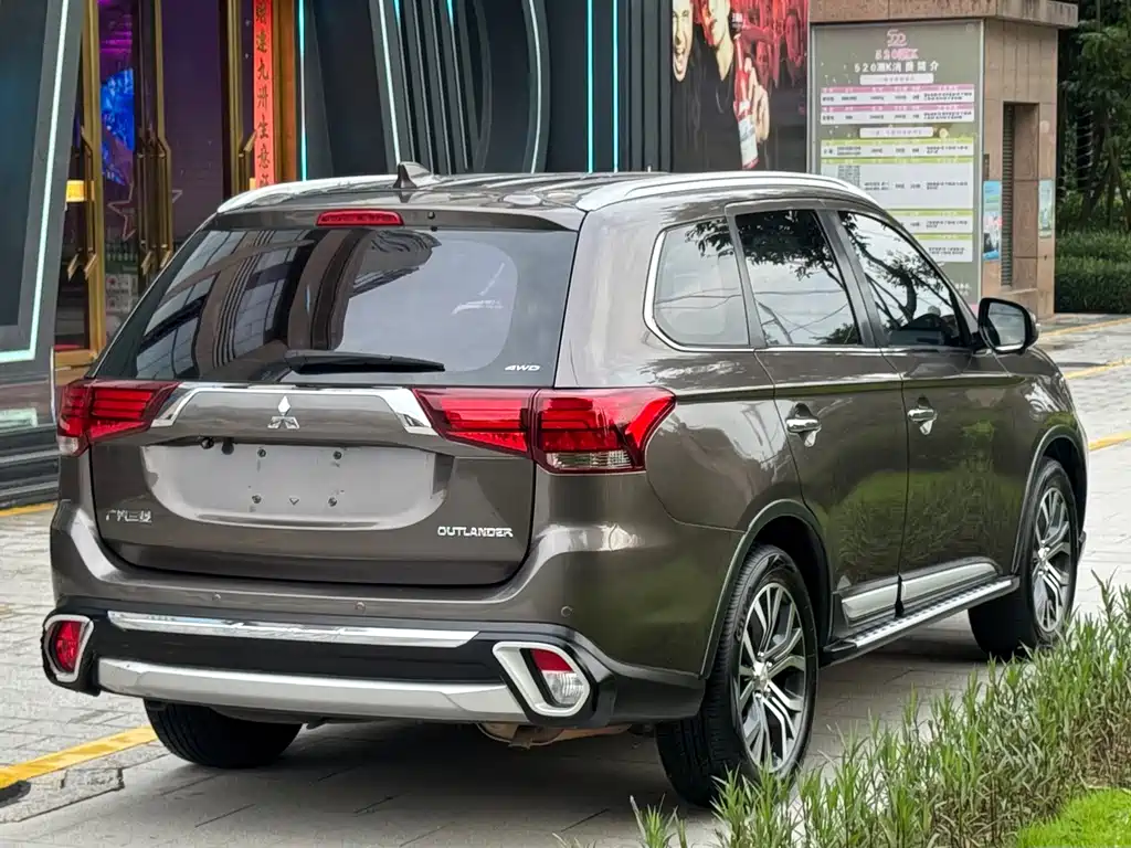 Mitsubishi Outlander — миниатюра 4