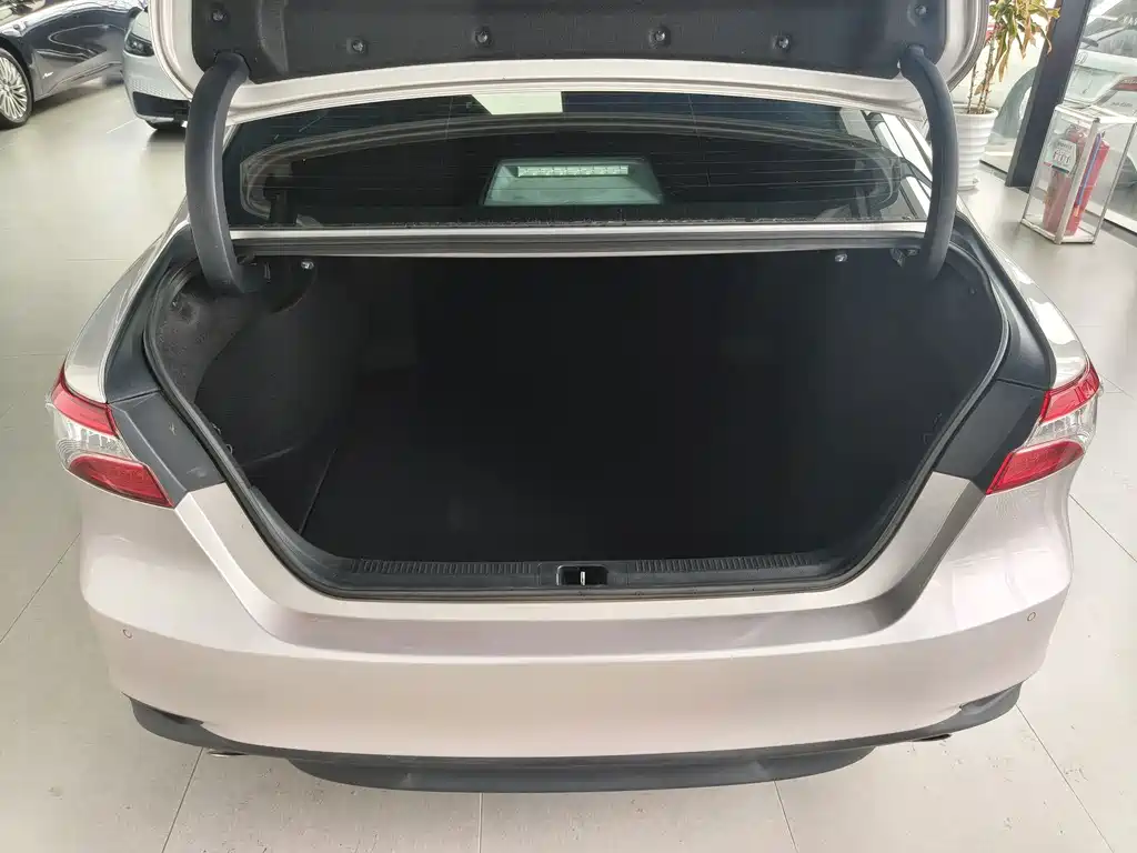 Toyota Camry — миниатюра 15