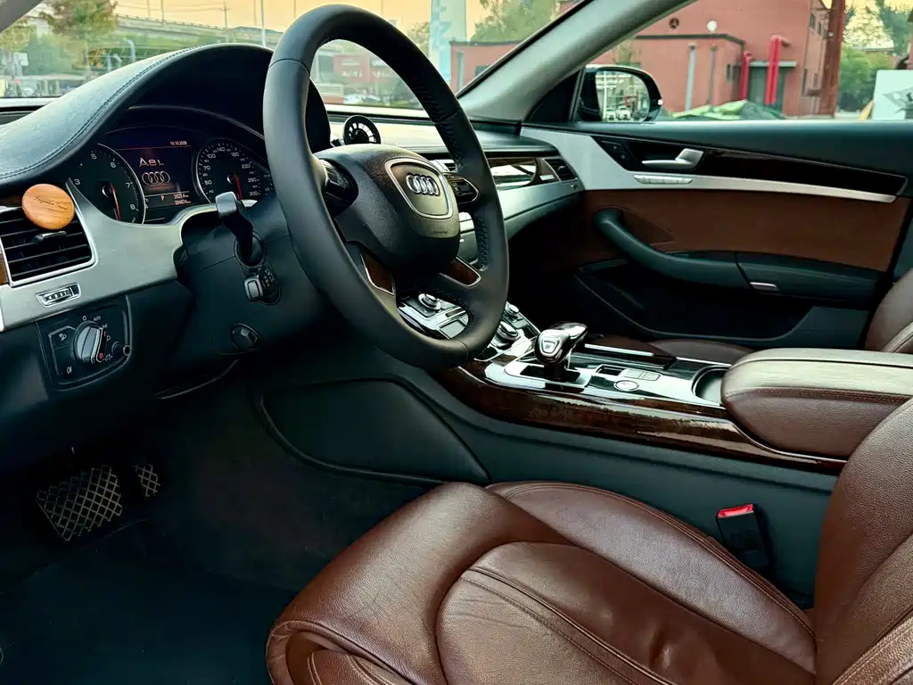 Audi A8 — миниатюра 7