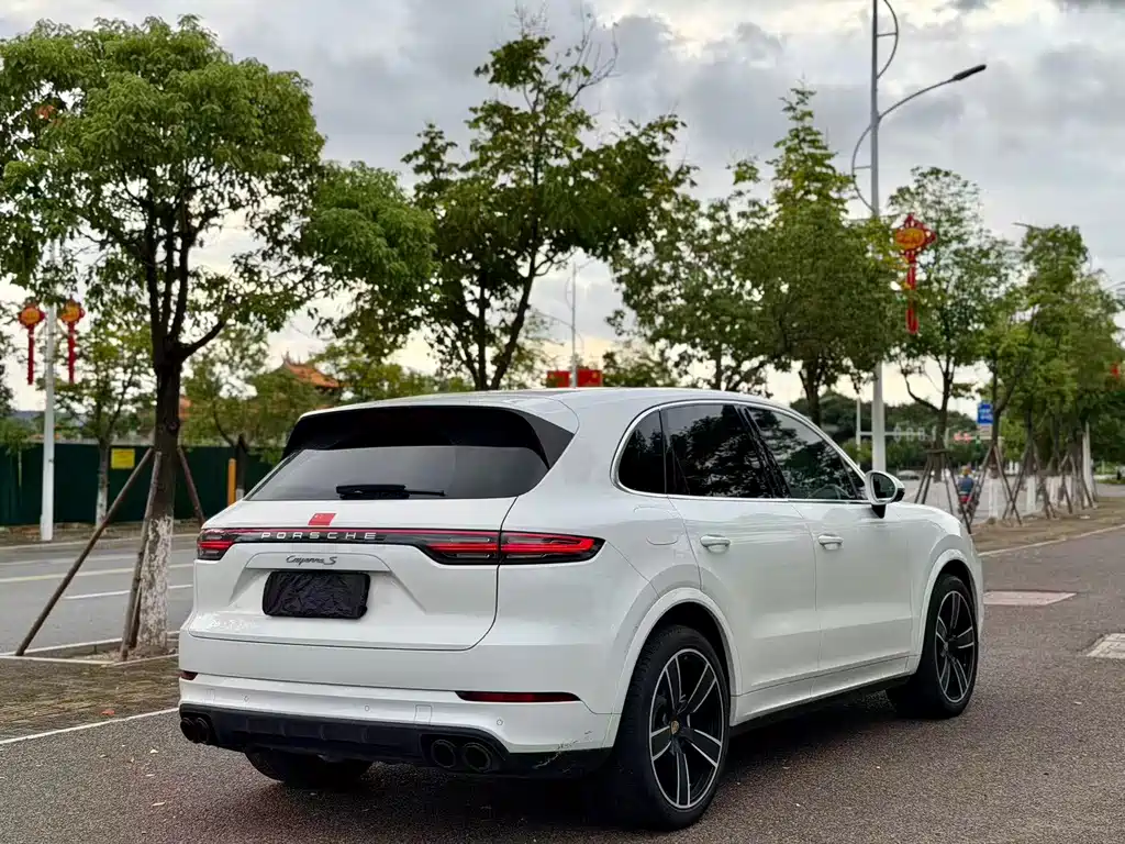Porsche Cayenne — миниатюра 11