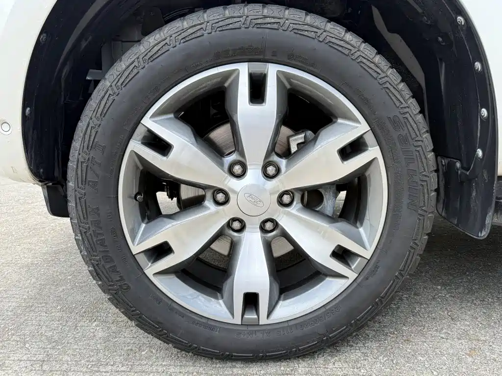 Ford Everest — миниатюра 19
