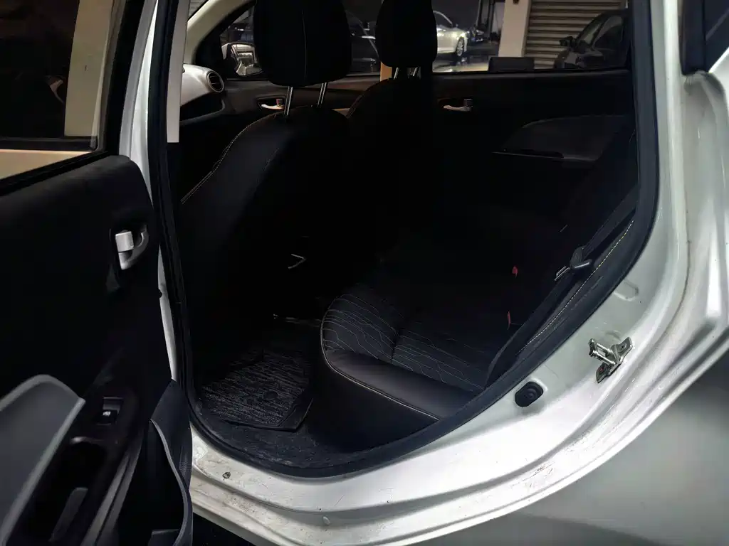 Changan Benben E-Star — миниатюра 6