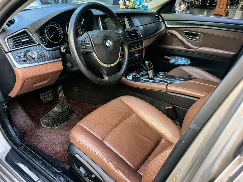 BMW 5 Series — миниатюра 5
