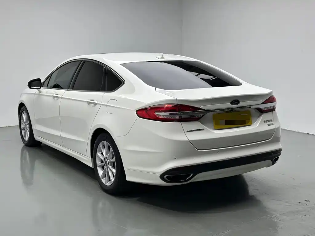 Ford Mondeo — миниатюра 7