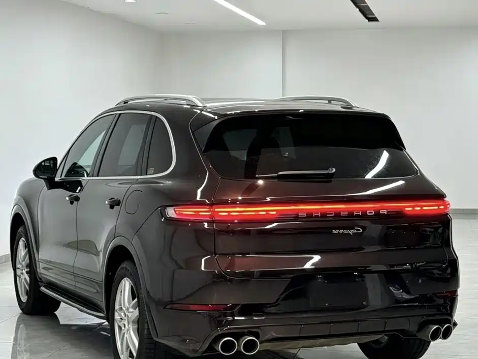 Porsche Cayenne — миниатюра 7