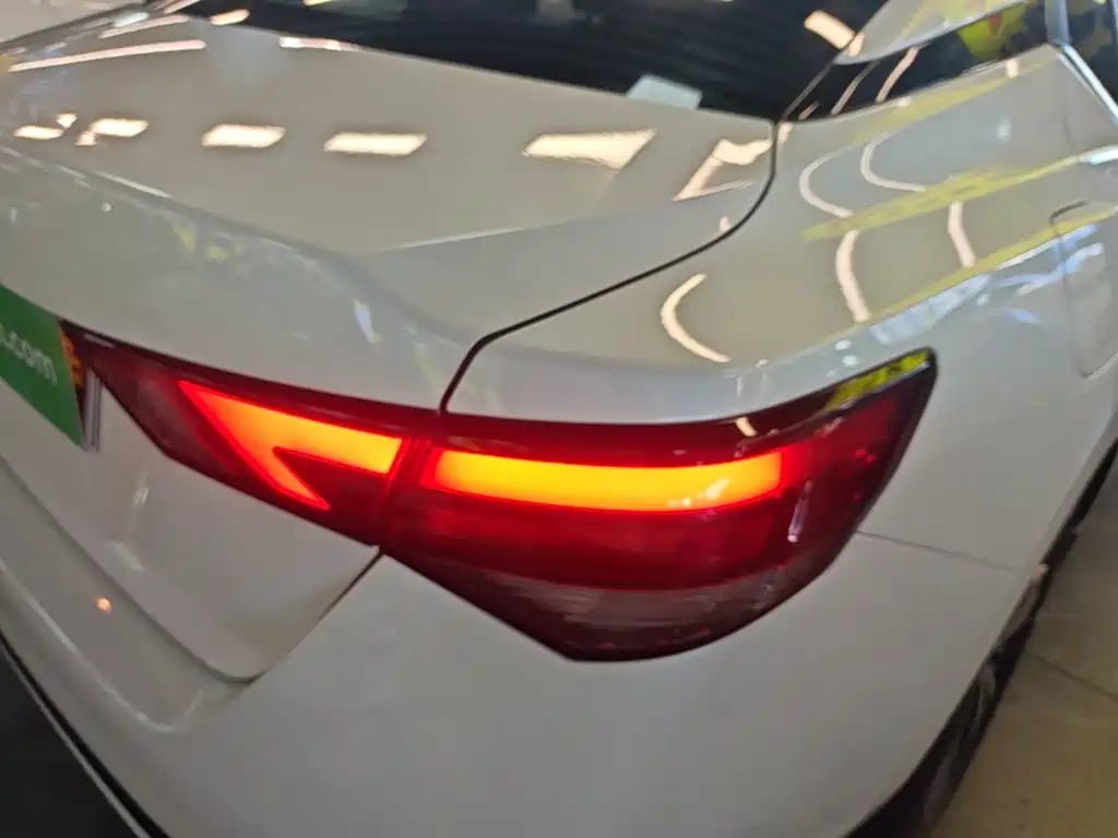 Nissan Sylphy — миниатюра 8