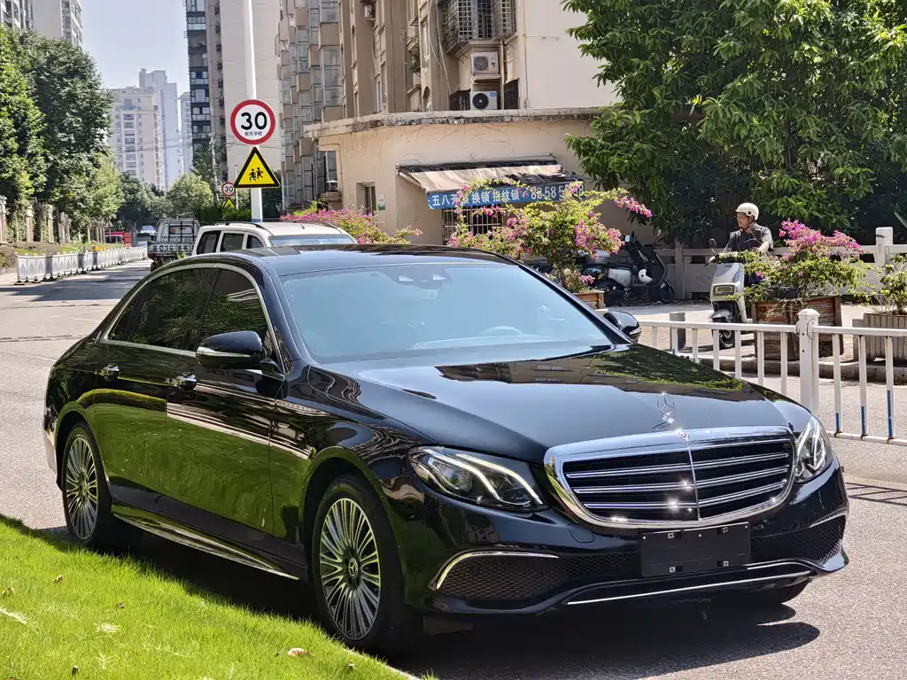 Mercedes-Benz E-Class — миниатюра 3