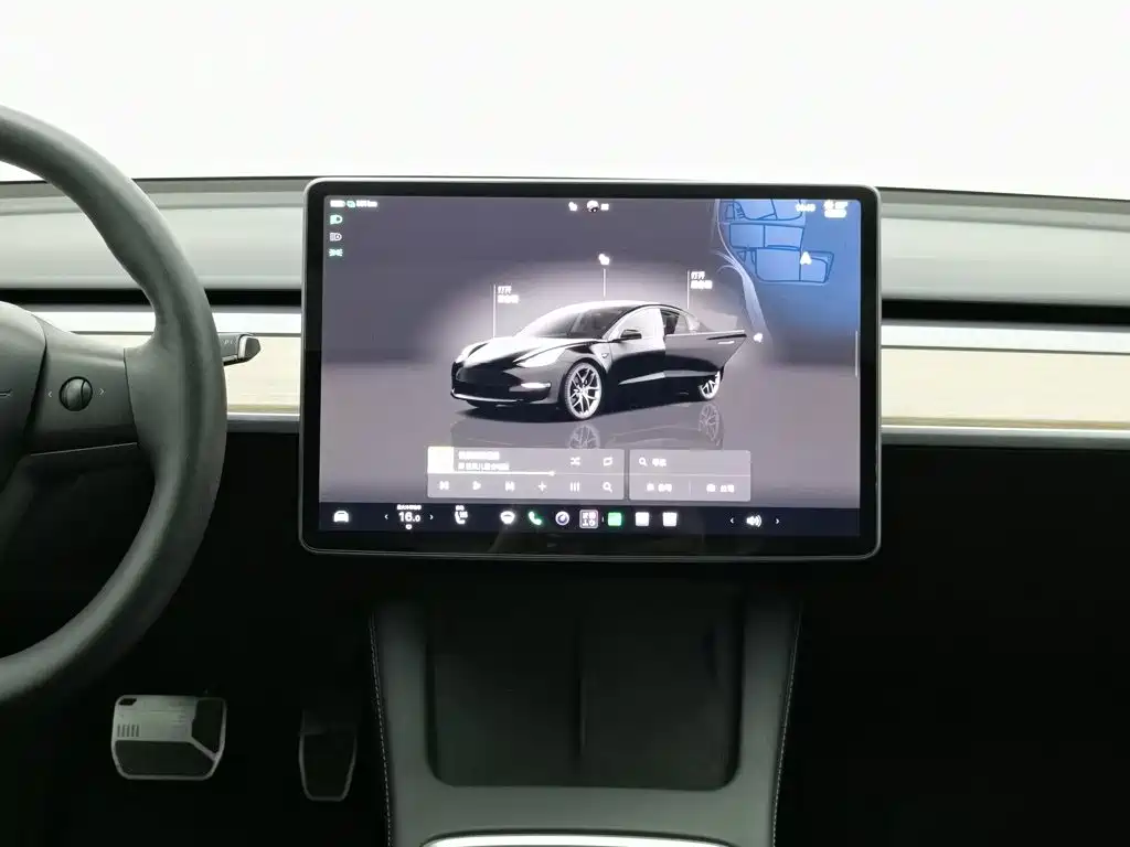 Tesla Model 3 — миниатюра 12