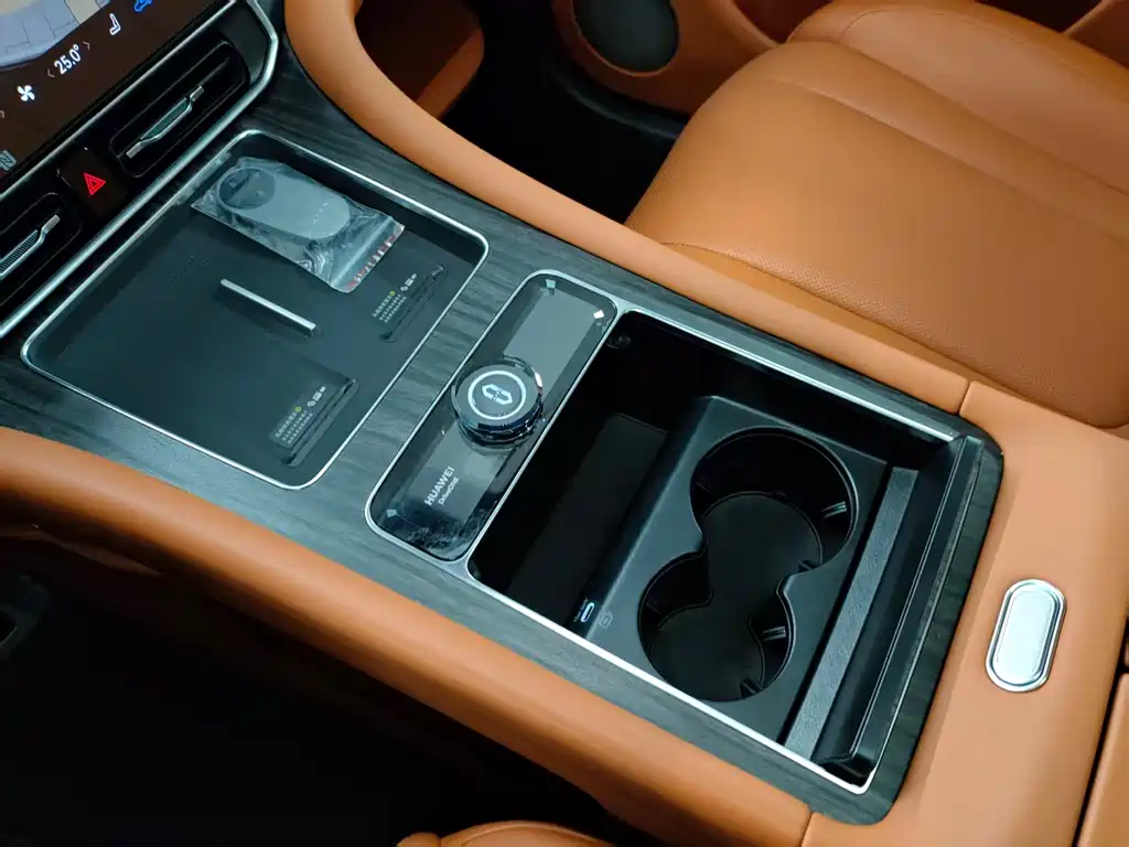 AITO ASK THE WORLD M9