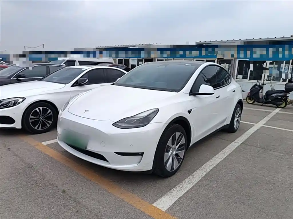 Tesla Model Y 2022