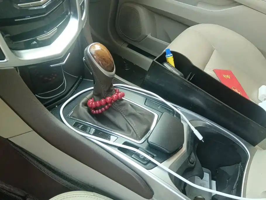Cadillac SRX — миниатюра 16