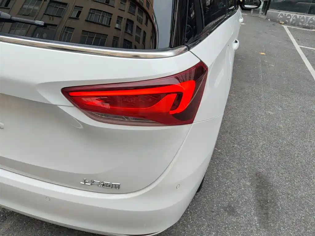 Buick GL6 2019 18T 6 мест Luxury VI