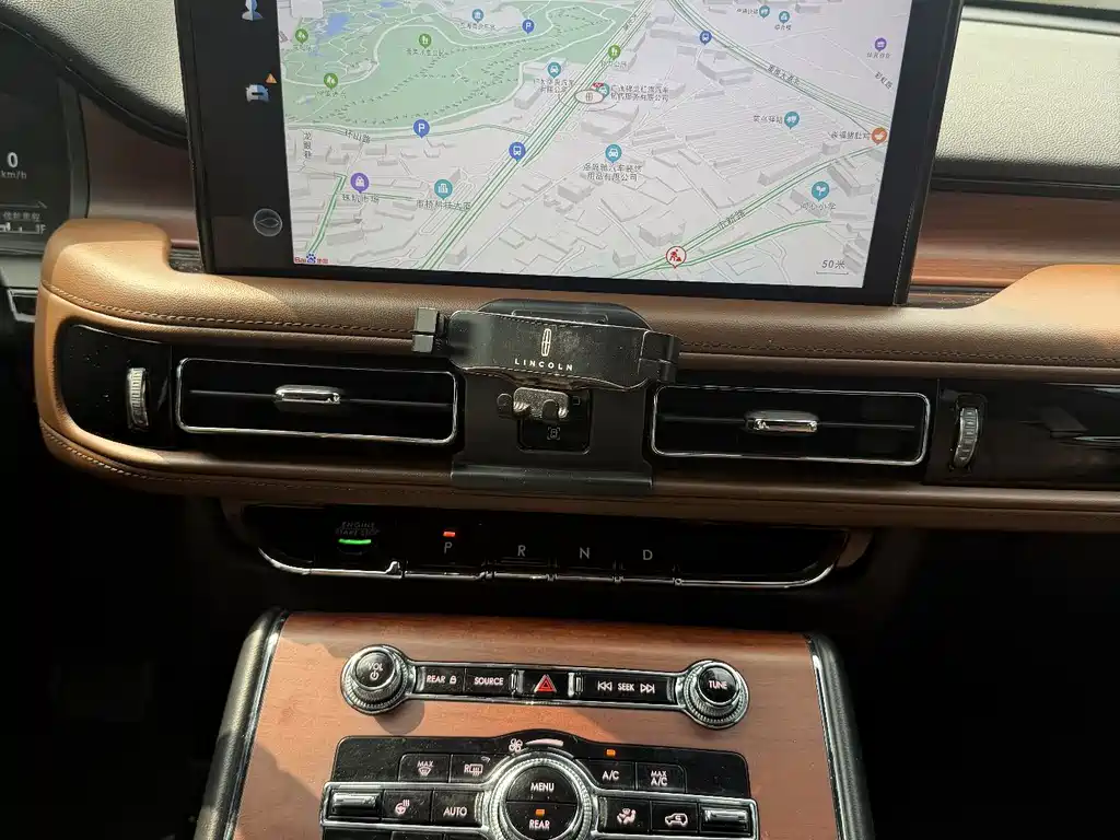 Lincoln Aviator — миниатюра 16