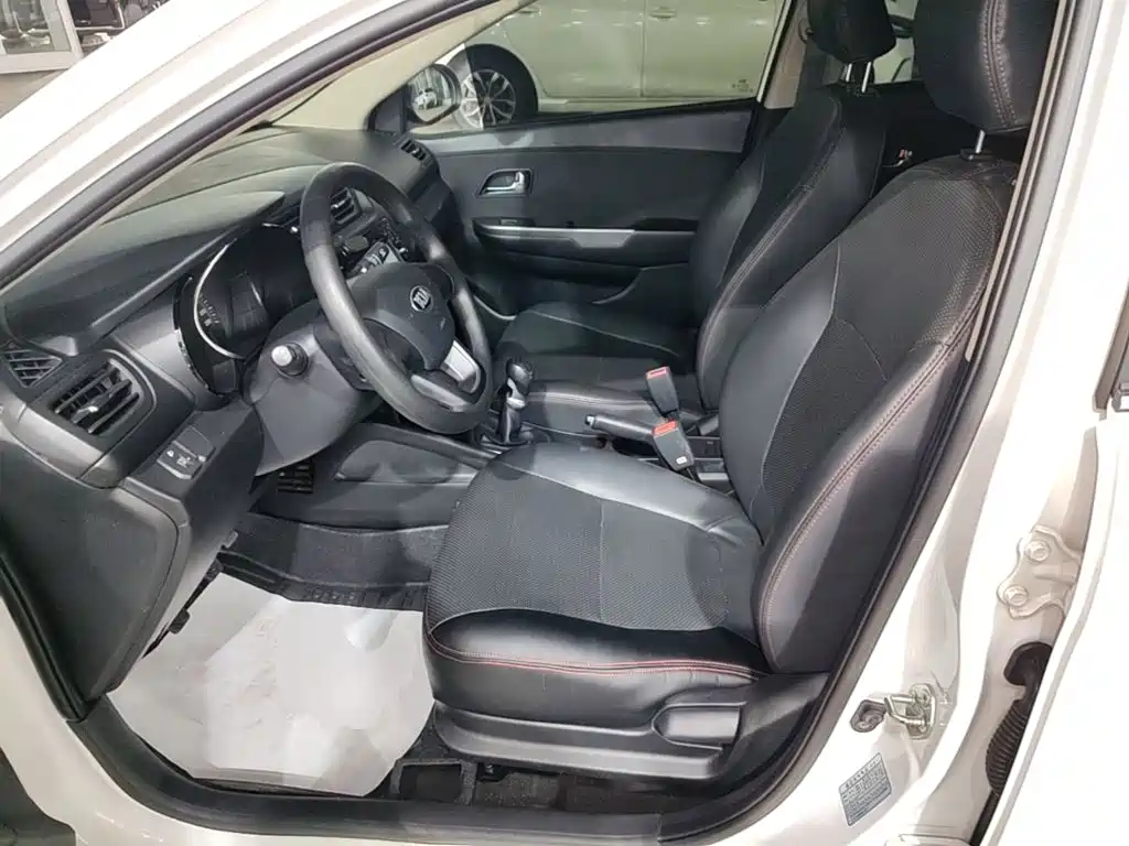 Kia K2 — миниатюра 15