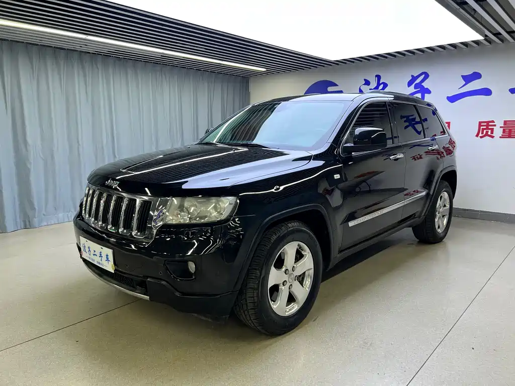 Jeep Grand Cherokee (Import) 2013